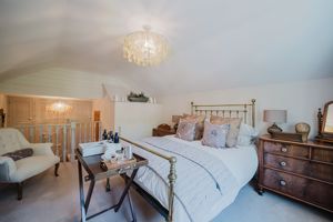 Principal bedroom- click for photo gallery